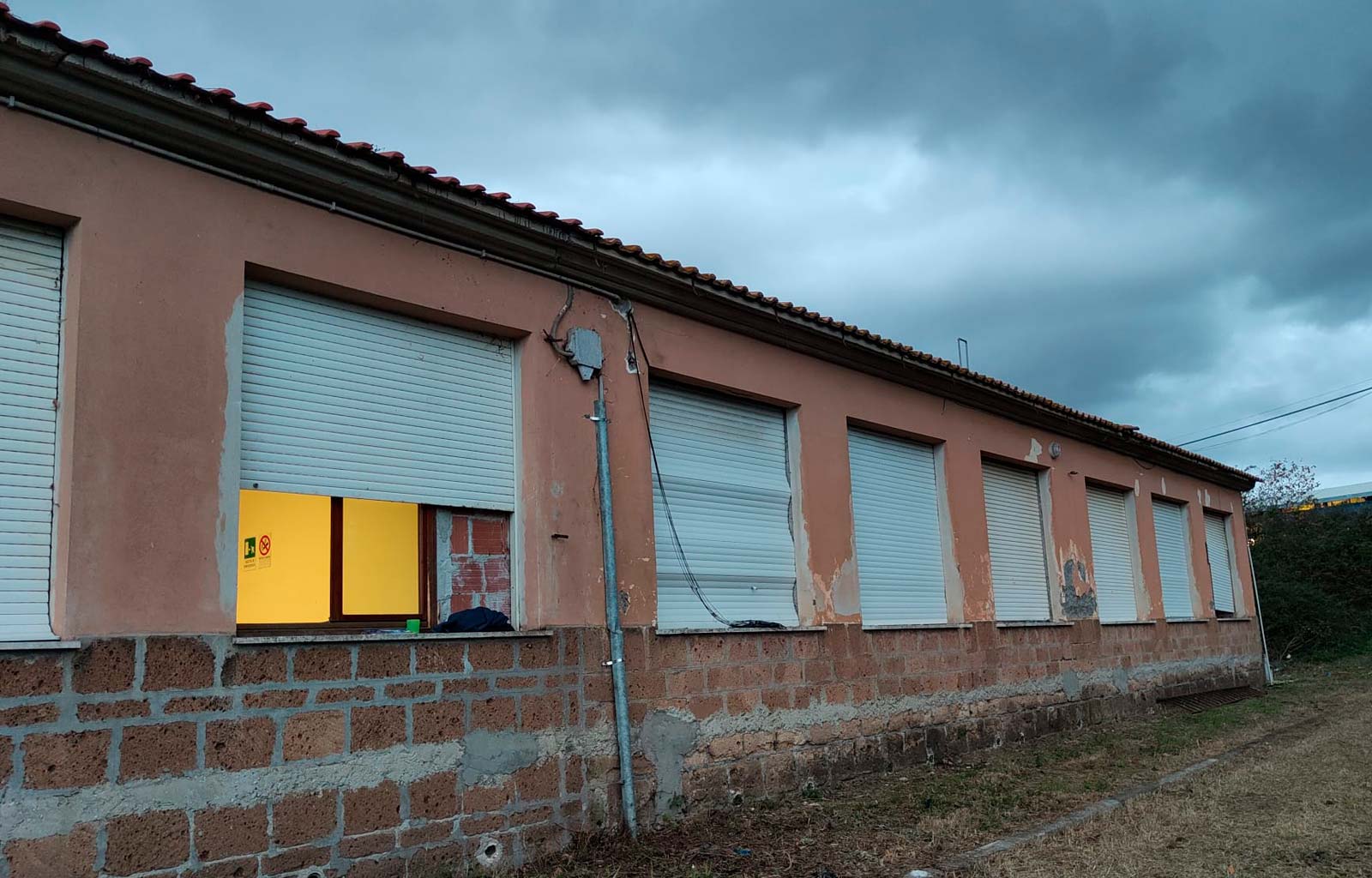 Niente acqua e beni di prima necessità per i senza fissa dimora spostati al Boietto